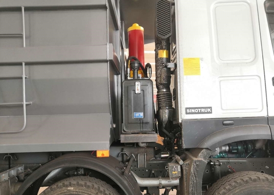 आईएसओ PASSED SINOTRUK HOWO 8x4 डंप ट्रक कंस्ट्रक्शन इंटरनेशनल डंप ट्रक रियर डंप ट्रक