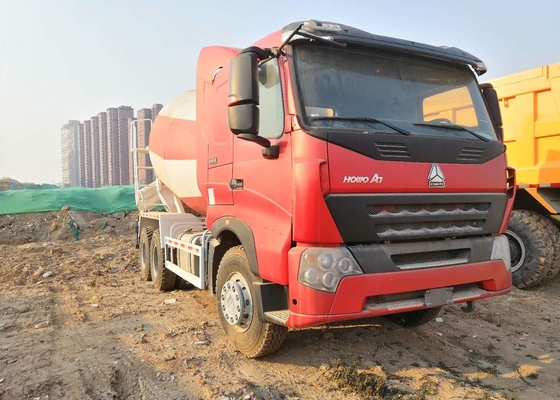 Howo 6 * 4 25 टन कंक्रीट मिक्सर ट्रक मिक्स साइट कंक्रीट ट्रकों पर लंबे जीवन