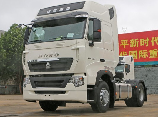 सफेद SINOTRUK HOWO 4X2 प्राइम मूवर ट्रक ट्रैक्टर हेड 336HP ZZ4257S2424VV