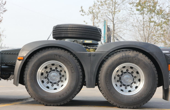 सिनोट्रुक 371hp 420hp ट्रैक्टर प्राइम मूवर ट्रक 6x4 10 व्हील्स 50 # 90 # किंगपिन के साथ