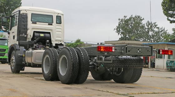सफेद रंग SINOTRUK HOWO 6X4 हैवी कार्गो ट्रक 290HP HF7 / HF9 फ्रंट एक्सल 40Ton