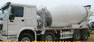 16cbm 8x4 Sinotruk HOWO कंक्रीट मिक्सर ट्रक लाल सफेद रंग 20-60 टन CCC पारित