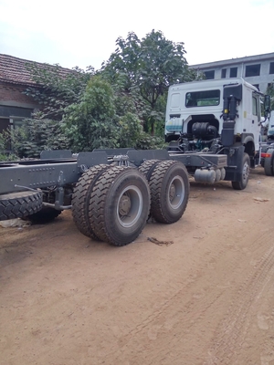SINOTRUK HOWO ड्रॉपसाइड कार्गो वाणिज्यिक वाहन ट्रक चेसिस LHD 6X4 371HP