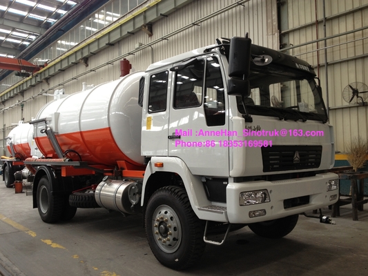 सिनोट्रुक सेनिटेशन एंटरप्राइज सीवेज कलेक्शन ट्रक 8-12CBM 4X2 लिक्विड वेस्ट ट्रक