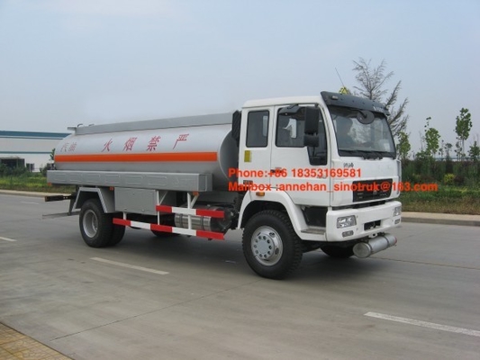 Sinotruk Howo7 लाइट पेट्रोल टैंक ट्रक 5-6 CBM 4X2 LHD यूरो 140HP फ्यूल टैंक ट्रेलर
