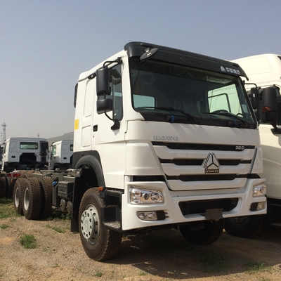 SINOTRUK HOWO 6X4 हैवी कार्गो ट्रक कम बेड 290HP HF7 / HF9 फ्रंट एक्सल 40 टन