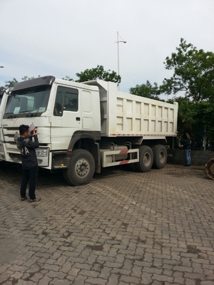 घाना 6x4 10 पहियों हैवी ड्यूटी डंप ट्रक 20M3 मिड लिफ्टिंग टिपर ट्रक LHD