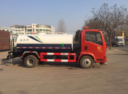 सिनोट्रुक होवो 4x2 6x4 10000 एल पानी स्प्रे ट्रक