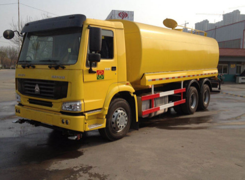 30000L Sinotruk Howo7 पानी की टंकी ट्रक स्प्रे सिस्टम के साथ