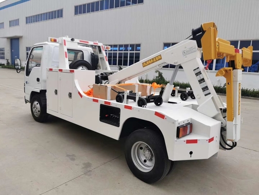 मैनुअल गियरबॉक्स उच्च संचालन क्षमता के साथ सिटी रोड बचाव के लिए ISUZU 5 टन लाइट Wrecker टो ट्रक