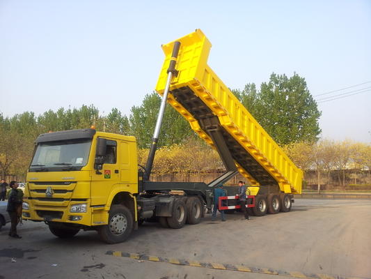 50 - 70T सिनोट्रुक CIMC 45cbm टिपर डंप ट्रक ट्रेलर बॉक्साइट अयस्क लोडिंग के लिए