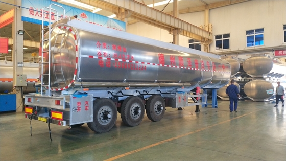 3 एक्सल एल्यूमीनियम सफेद रंग हैवी ड्यूटी अर्ध ट्रेलरों 45000L तेल टैंक ट्रेलर