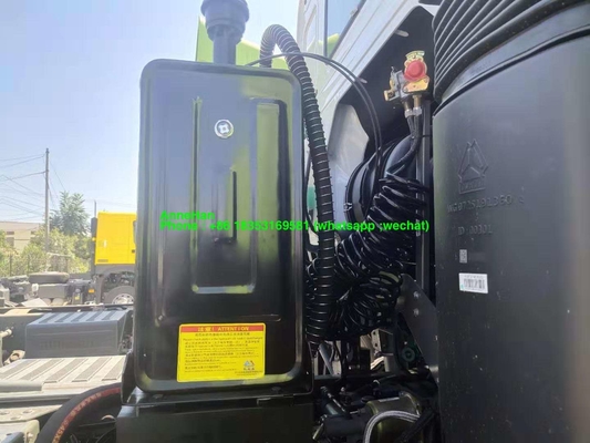 1000L तेल टैंक के साथ 40T 420hp Sinotruk ट्रैक्टर ट्रक