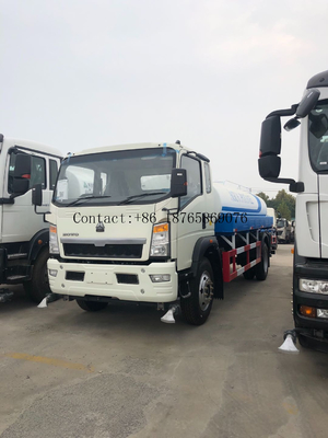 मैनुअल 10000L 4x2 वाटर टैंक ट्रक फ्रंट रियर स्प्रिंकलर के साथ
