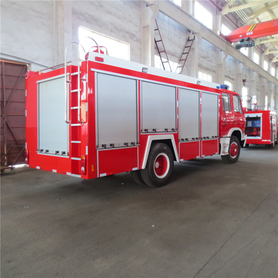 लाल 140KW 5000L डोंगफेंग 4 * 2 अग्निशमन ट्रक