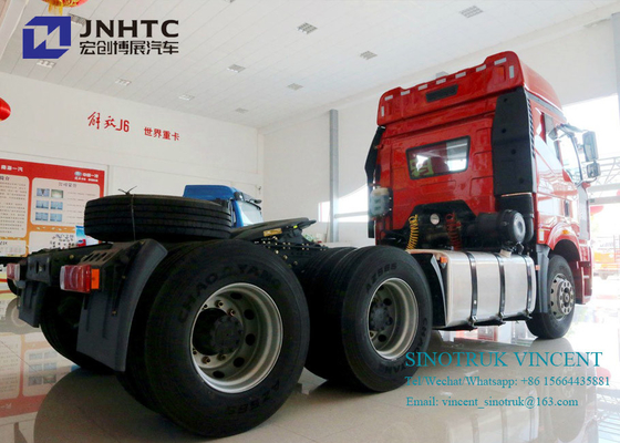 डबल बंकर के साथ F6 J6P यूरो 2 350hp 10 पहियों 6x4 ट्रैक्टर ट्रक