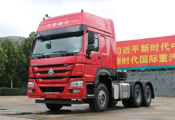 Red Sinotruk Howo 6x4 सेमी प्राइम मूवर ट्रक 10 व्हीलर ट्रैक्टर ट्रक