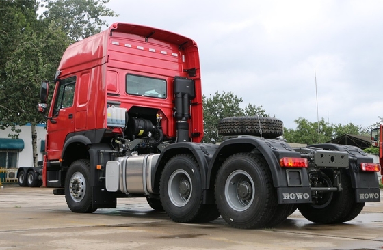 Red Sinotruk Howo 6x4 सेमी प्राइम मूवर ट्रक 10 व्हीलर ट्रैक्टर ट्रक