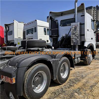 सफेद सिनोट्रुक होवो ए7 सेमी ट्रक मोवर 6x4 प्राइम मोवर इंटरनेशनल ट्रैक्टर ट्रक