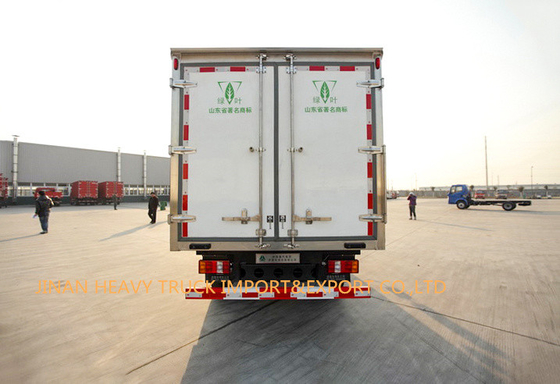 Howo 4X2 लाइट ड्यूटी रेफ्रिजरेटेड ट्रक 5 टन 60000kg 7 टन