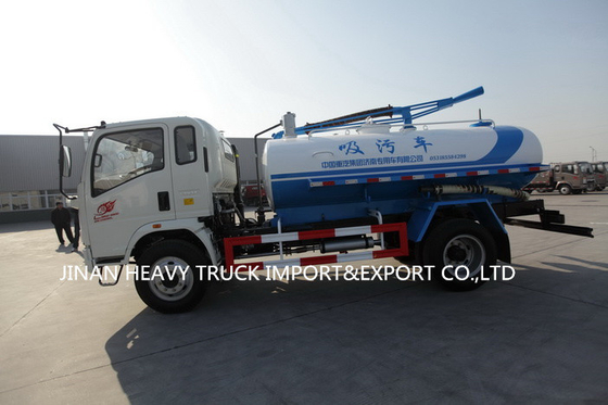 HOWO 4X2 लाइट ड्यूटी ट्रक 4cbm 1000 गैलन सीवेज सक्शन क्लीनिंग