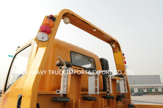 SINOTRUK HOWO लाइट ड्यूटी फ्लैटबेड व्रेकर ट्रक 4x2 6 व्हील्स