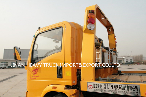 SINOTRUK HOWO लाइट ड्यूटी फ्लैटबेड व्रेकर ट्रक 4x2 6 व्हील्स