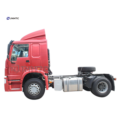 Sinotruk Howo 400L टैंकर डीजल ट्रैक्टर ट्रक 4x2 102km / h