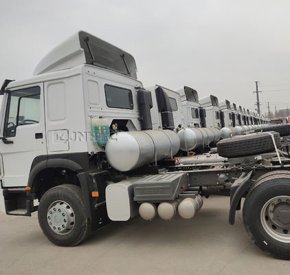 सिनोट्रुक हाउ 4x2 ट्रैक्टर हेड ट्रक यूरो 2 371hp