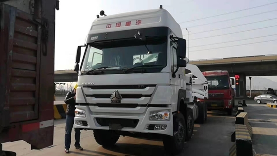 Xcmg 37t साइड लिफ्ट क्रेन Mqh37a के साथ Sinotruk Howo 8x4 ट्रक माउंटेड क्रेन