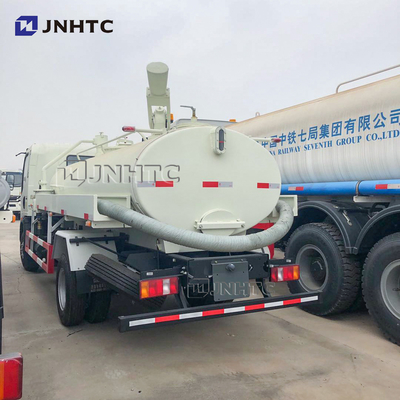SINO HOWO 4x2 6 टायर छोटे वैक्यूम सीवेज सक्शन ट्रक 3000L 5000L 6000L