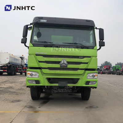 HOWO 8x4 12 व्हील्स फ्यूल टैंक ट्रक 30cbm 35cbm 25 Cbm Euro2 Euro3 ईंधन भरना