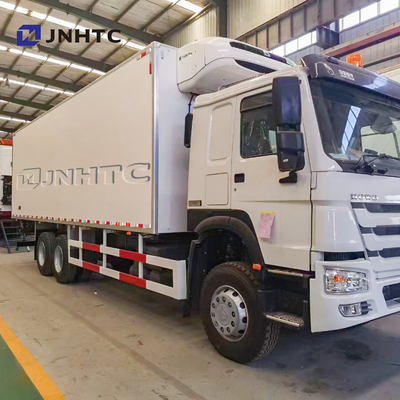 Sinotruk HOWO Euro2 6x4 रेफ्रिजेरेटेड डिलीवरी वैन बेवरेज ड्रिंक्स
