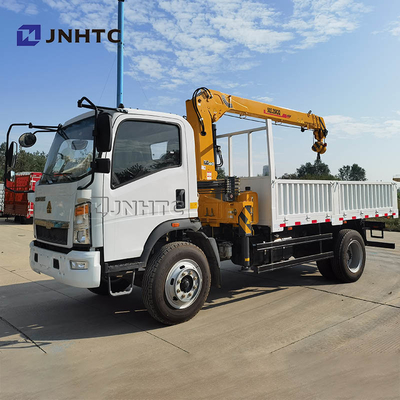 Sinotruk Howo 4*4 छोटे कार्गो ट्रक 3.2T क्रेन के साथ