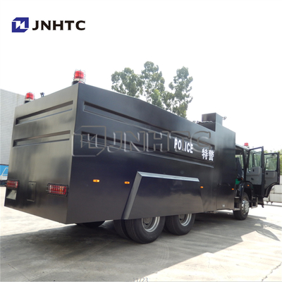 SINOTRUK मोबाइल ट्रक घुड़सवार सैन्य कार्गो वैन ट्रक विरोधी दंगा वाहन बुलेटप्रूफ