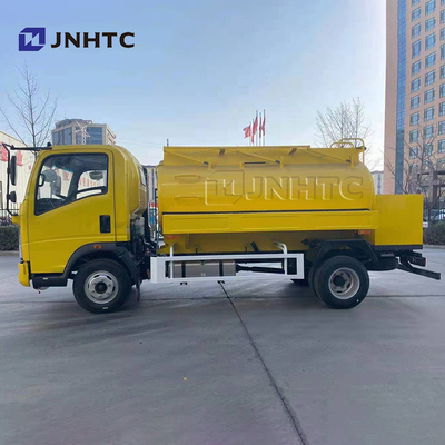 Sinotruk Howo 3000L 5000L ईंधन भरने वाले ईंधन टैंकर ट्रक 4x2 लाइट ड्यूटी