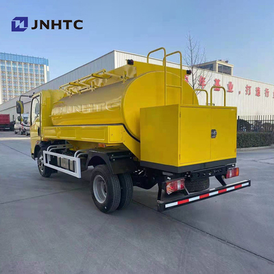 Sinotruk Howo 3000L 5000L ईंधन भरने वाले ईंधन टैंकर ट्रक 4x2 लाइट ड्यूटी