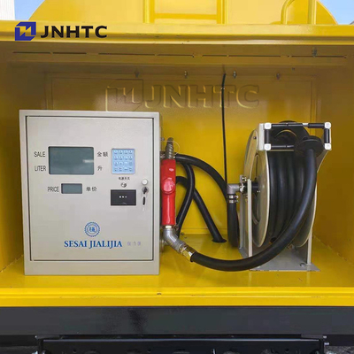 Sinotruk Howo 3000L 5000L ईंधन भरने वाले ईंधन टैंकर ट्रक 4x2 लाइट ड्यूटी