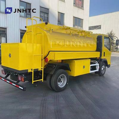 Sinotruk Howo 3000L 5000L ईंधन भरने वाले ईंधन टैंकर ट्रक 4x2 लाइट ड्यूटी