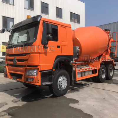 सिनोट्रुक सेल्फ लोडर कंक्रीट मिक्सर 10 व्हीलर 371hp 10m3