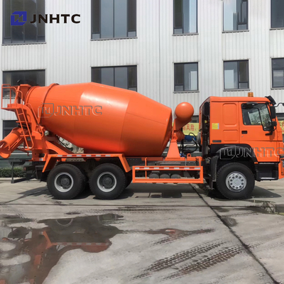 सिनोट्रुक सेल्फ लोडर कंक्रीट मिक्सर 10 व्हीलर 371hp 10m3