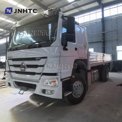 Sinotruk Howo 266HP 290HP 4*2 6 व्हीलर फेंस कार्गो ट्रक 18 फीट