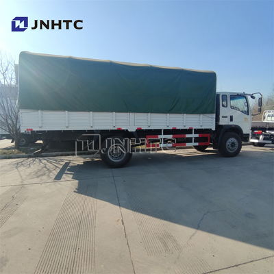 SINOTRUK HOWO सैन्य ट्रक 4X4 6X6 8X8 सीटों के साथ सैनिक परिवहन