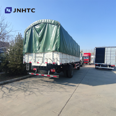 SINOTRUK HOWO सैन्य ट्रक 4X4 6X6 8X8 सीटों के साथ सैनिक परिवहन