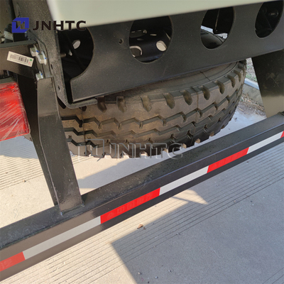 SINOTRUK HOWO सैन्य ट्रक 4X4 6X6 8X8 सीटों के साथ सैनिक परिवहन